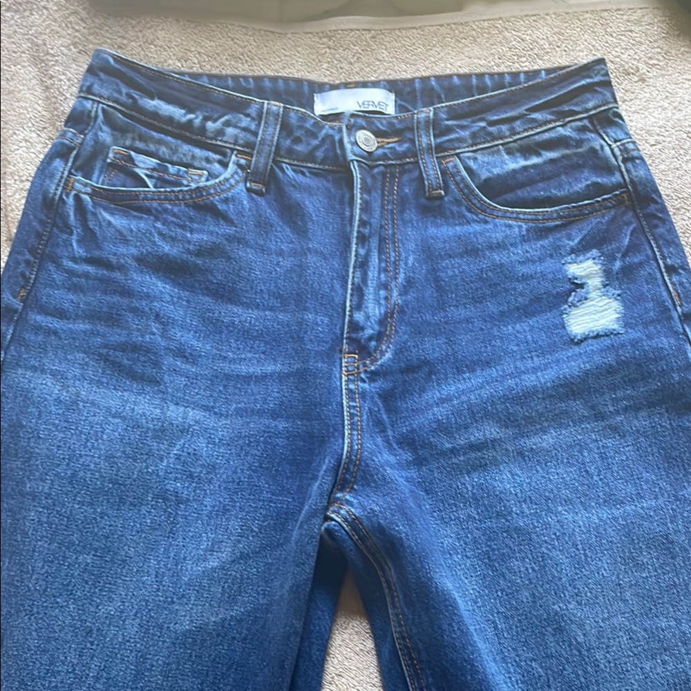Vervet 27 NWT Distressed Jeans